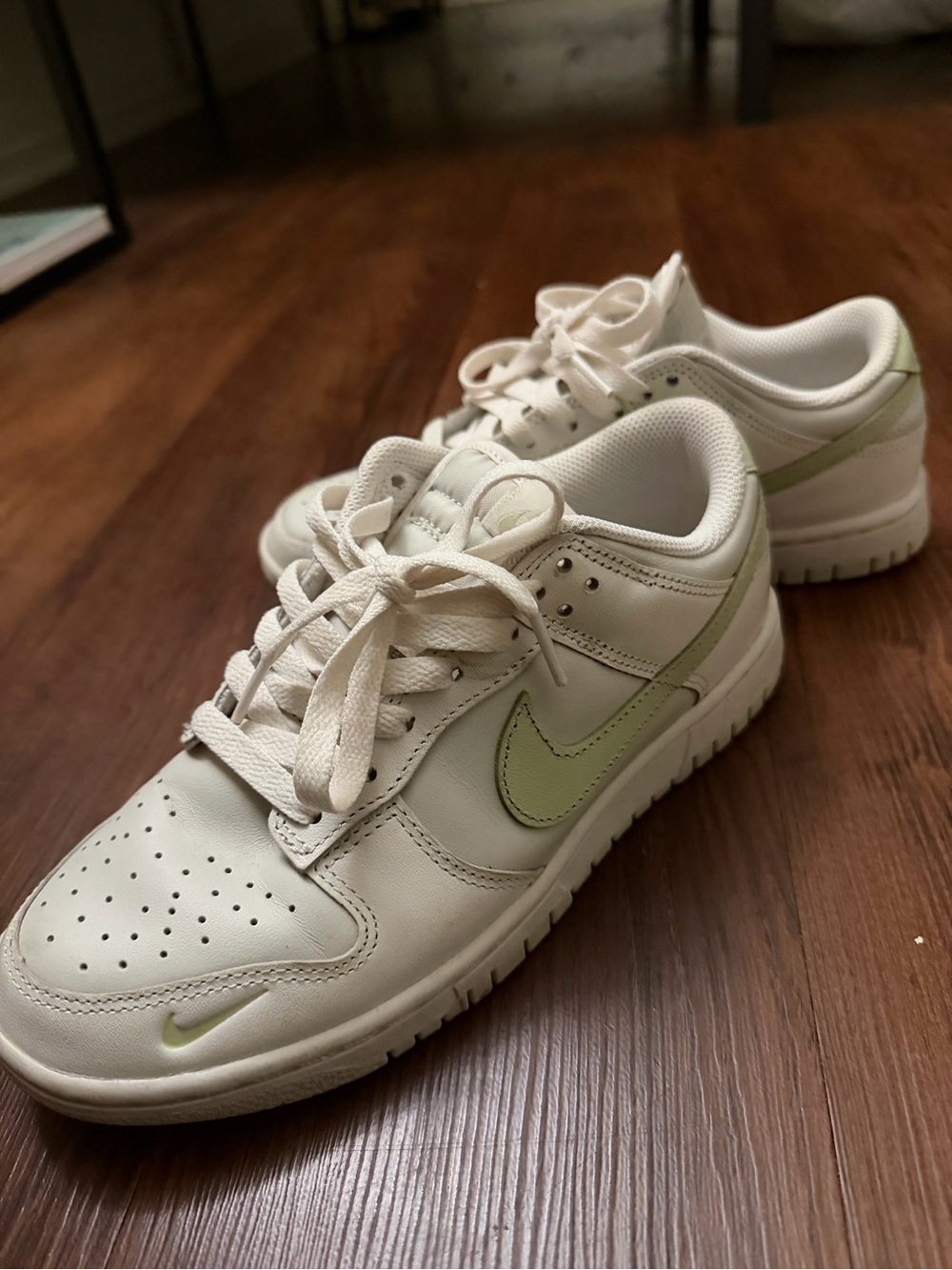 Nike Kids Low-Top Sneakers in Cream with Light Green Swoosh